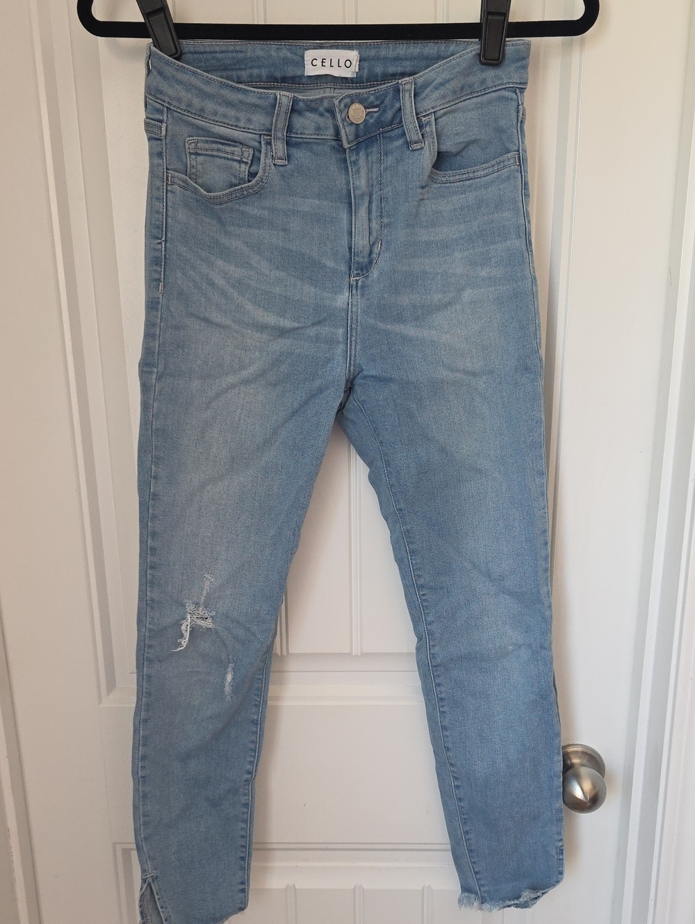 CELLO Light Blue Cropped High-Rise Ankle Jeans